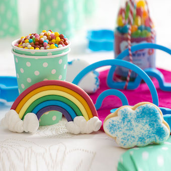 Découpoirs arc-en-ciel et nuage x2 Decora