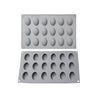 Moule silicone 18 empreintes en forme de demi-noix pour chocolat, mignardises et bouchées sucrées.