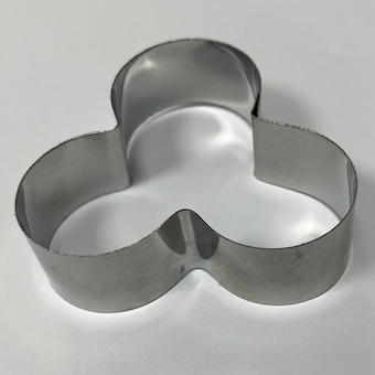 Découpoir en fer triplette 6 cm