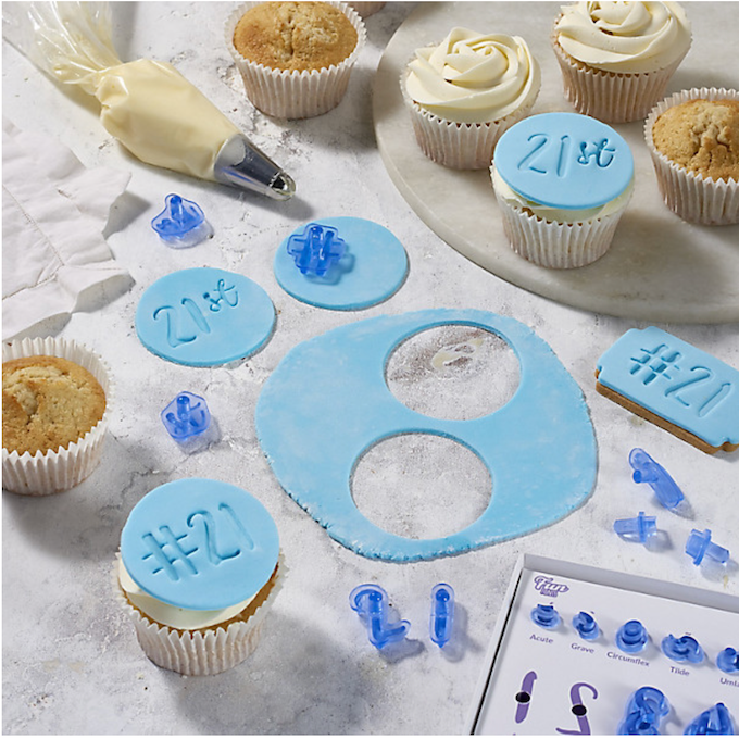 Empreinte Sweet chiffres et caractères spéciaux 31 pièces