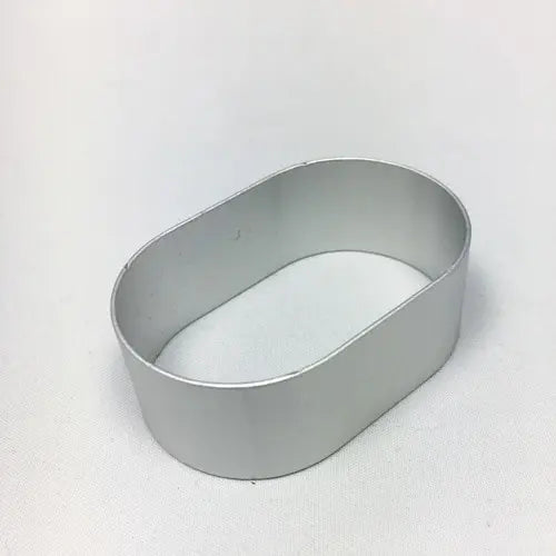 Découpoir ovale en aluminium 6 x 4 cm