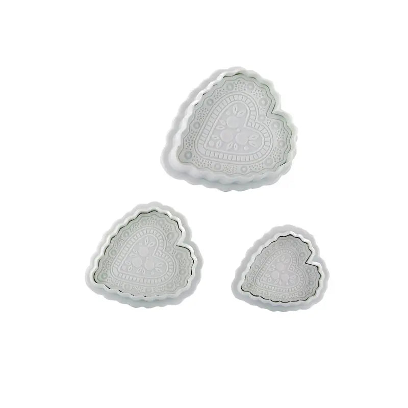 Emporte-pièces à piston cœur brodé lot de 3