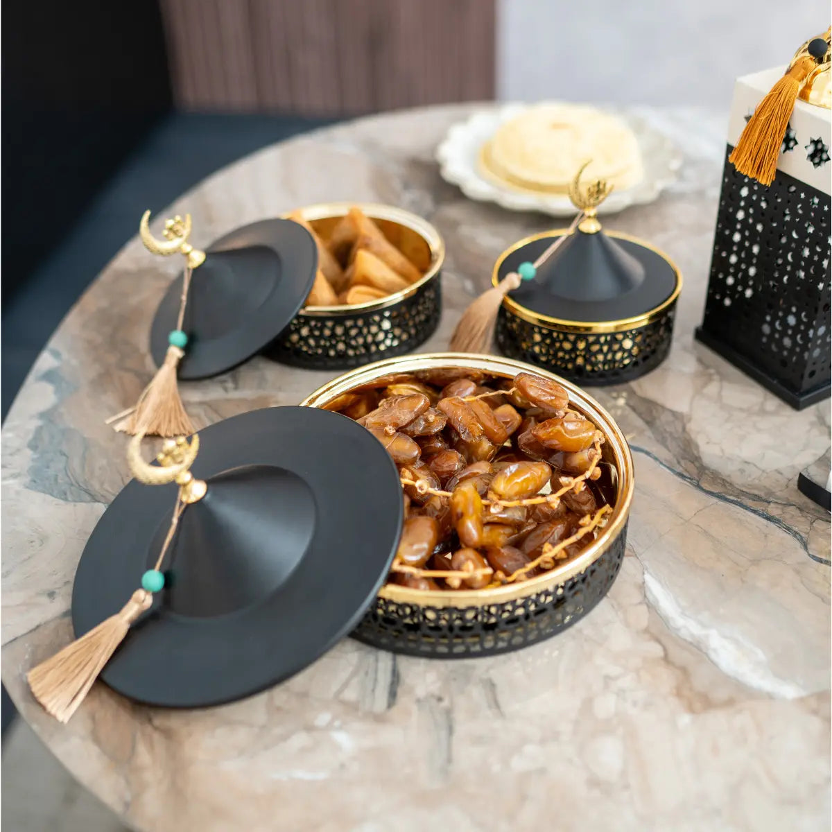 Plats de service avec couvercle noir et or x3