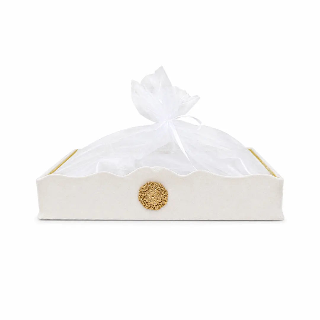 Plateau Royal en velours blanc avec voile