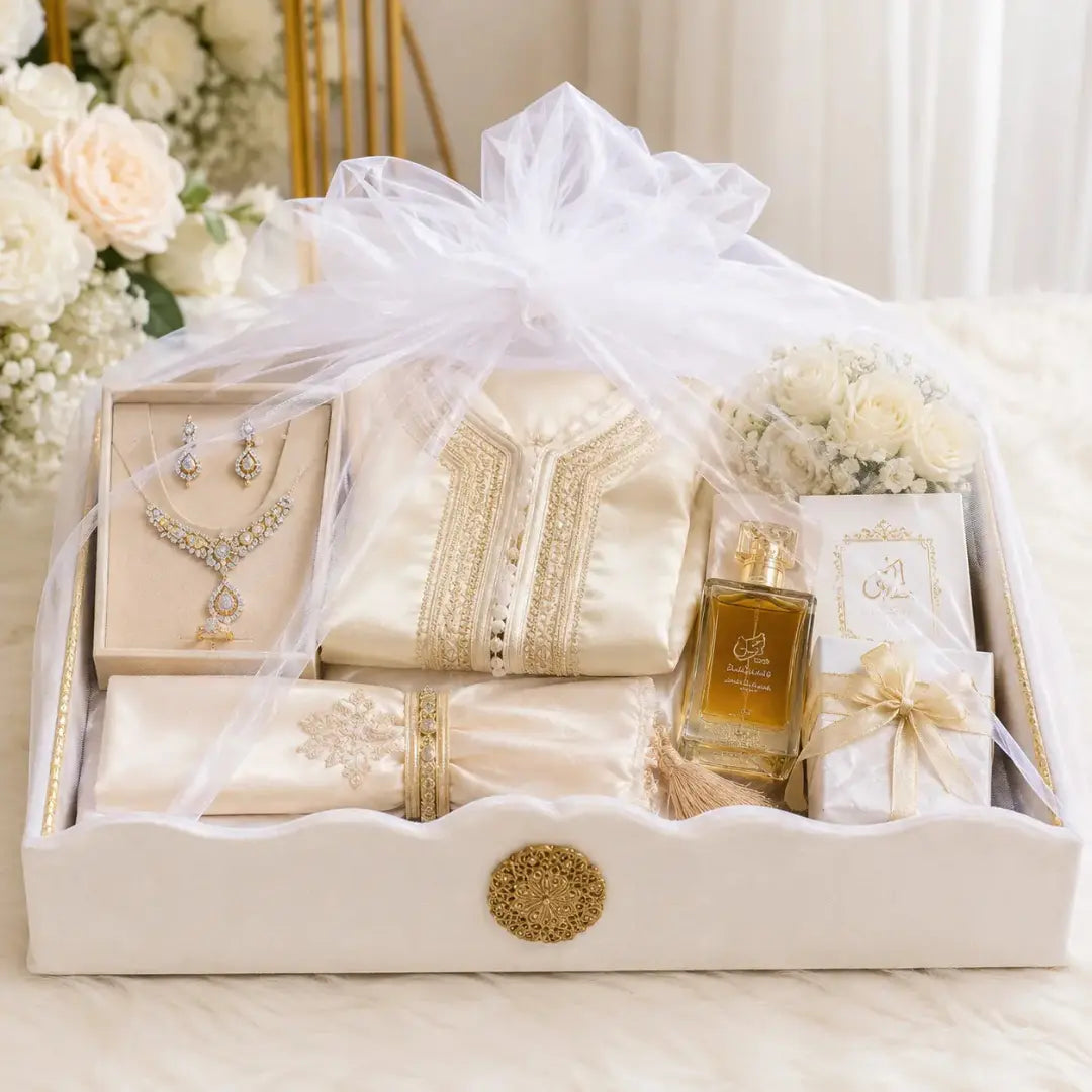 Plateau Royal en velours blanc avec voile