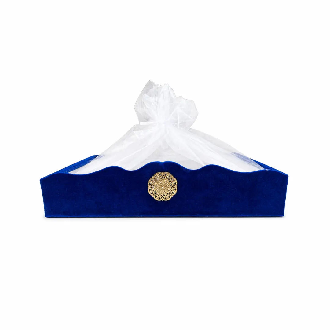 Plateau royal en velours bleu avec voile